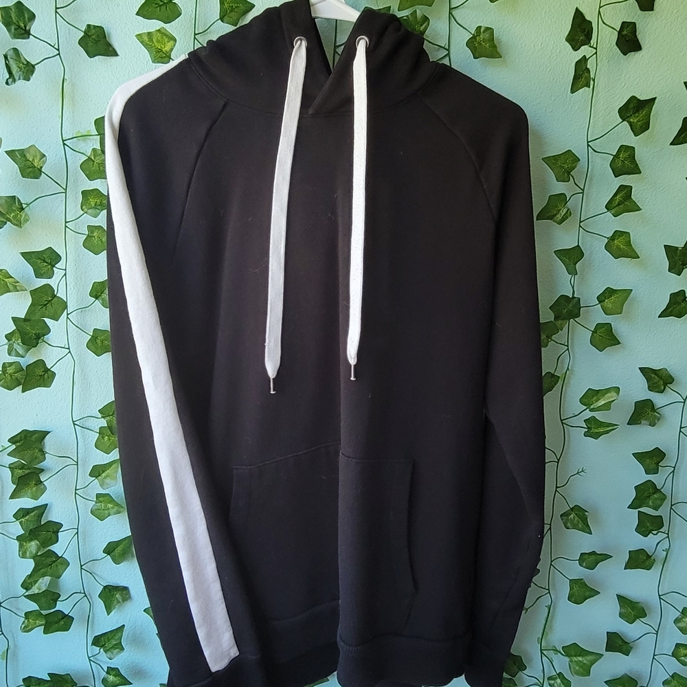 No Boundaries black sweatshirt, mens size small